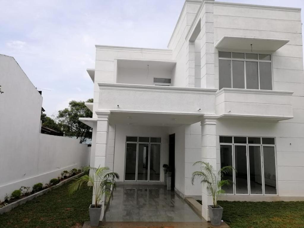 Vidushi Home Minuwangoda Εξωτερικό φωτογραφία
