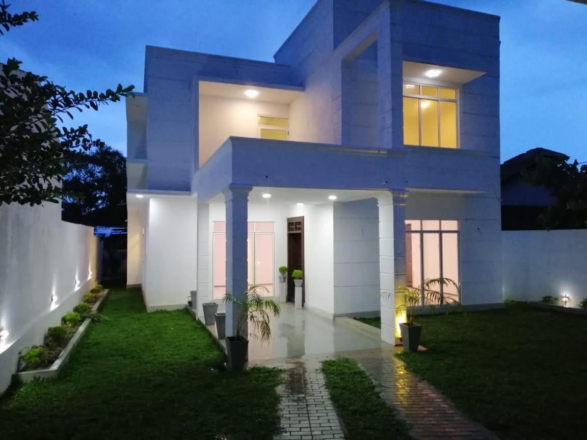 Vidushi Home Minuwangoda Εξωτερικό φωτογραφία