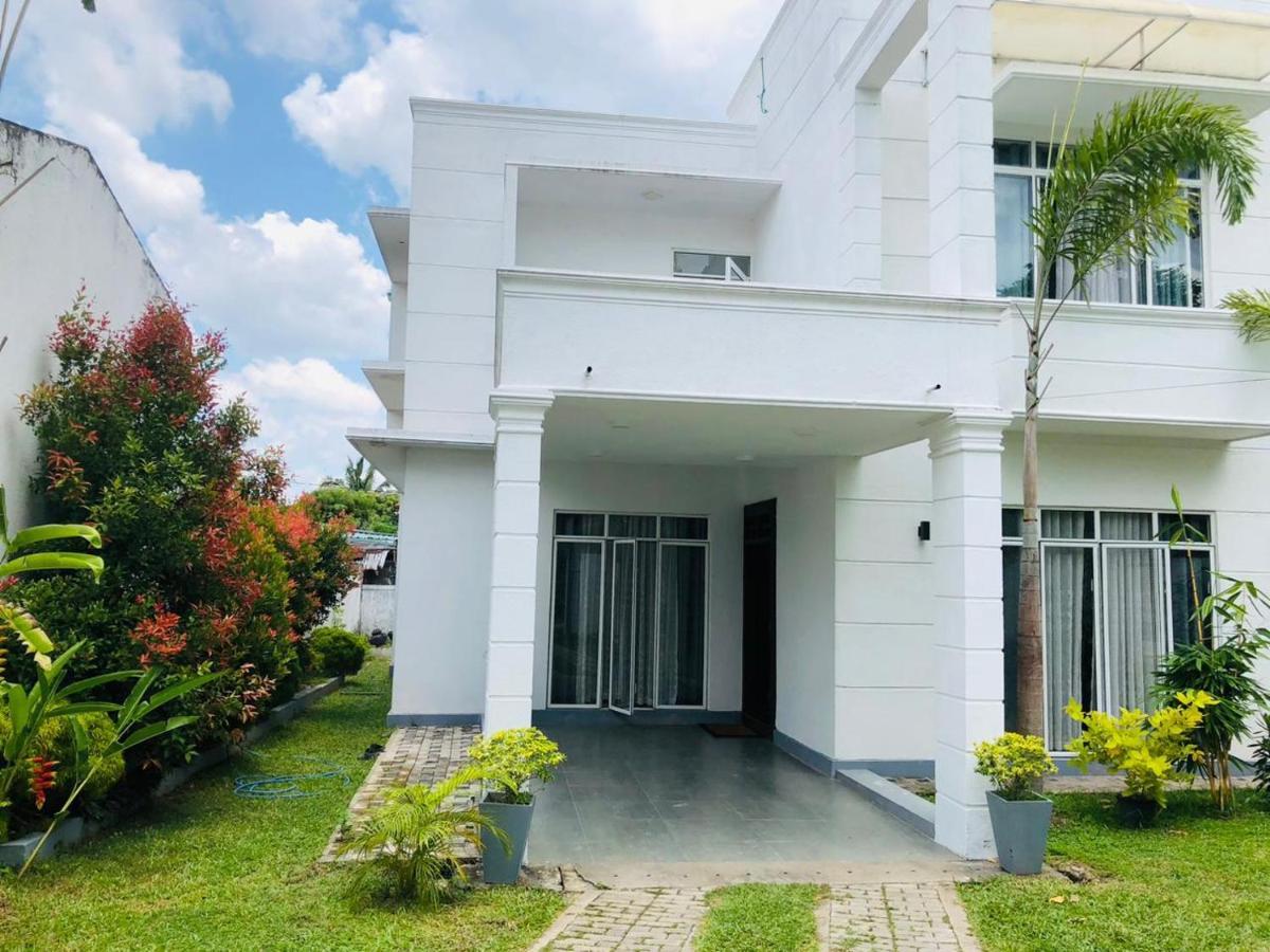 Vidushi Home Minuwangoda Εξωτερικό φωτογραφία